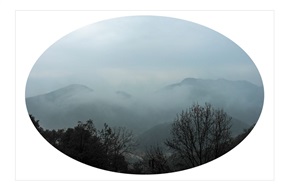 轻雾远山黛色图 