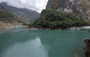 云南三月行之六十七《丙中洛--怒江源头一景》