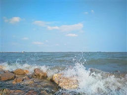 浪花飞溅的声音