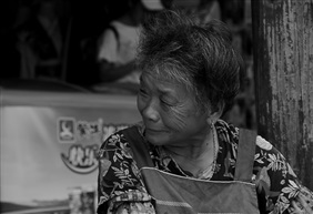 街拍“老阿婆”