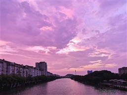 五彩晚霞。手机拍摄