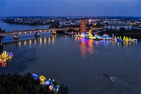 夜周庄