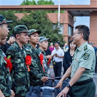 临别赠言永记心间
