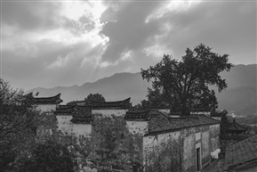 《碧瓦朱甍》