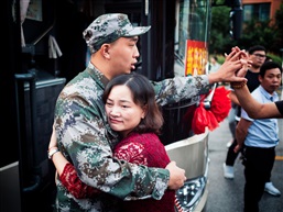 儿行千里母担忧