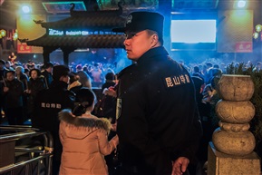 除夕警影（2）