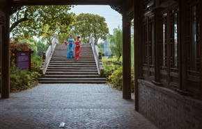 《表现归来》