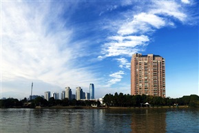 水映鹿城天