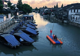 《水乡夜游》