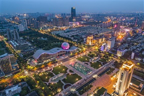 城市广场之夜