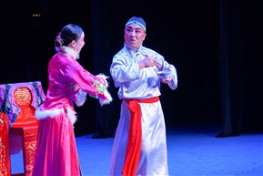 《吴大拜年》