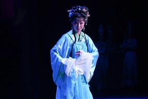 《扯伞》