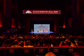 《现场》