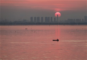 苏城落日红蟹湖