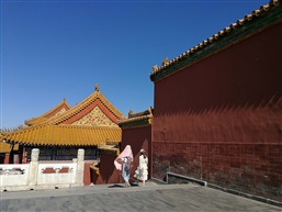 通往康宁宫
