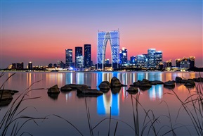东方之门晚霞