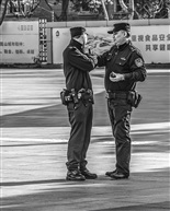 《路遇》