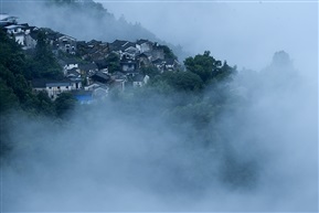 《深山人家》