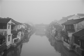 雾锁小镇