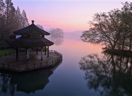 茅家埠之晨