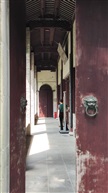 《门》