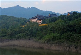 空山新雨后