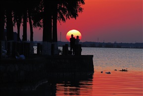 夕阳下