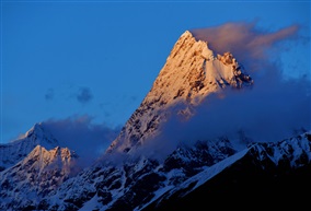 风坚曾雪山